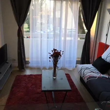 Charmant 2 Pieces Cosy Prox Centre Et Tram C Apartman